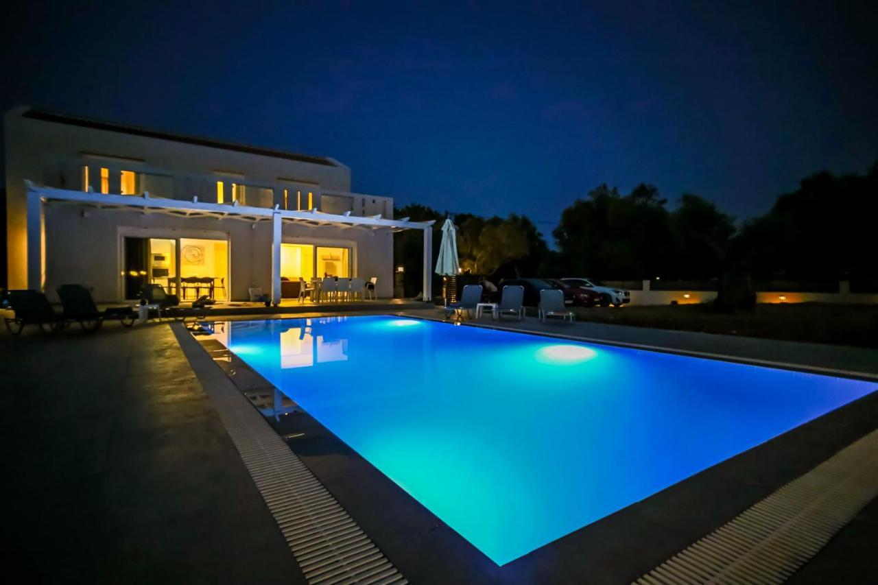 Villa Boviana With Private Swimming Pool Agios Sostis  Kültér fotó