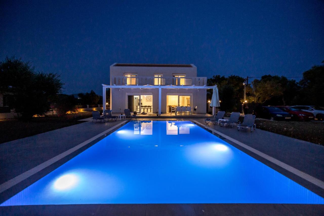 Villa Boviana With Private Swimming Pool Agios Sostis  Kültér fotó
