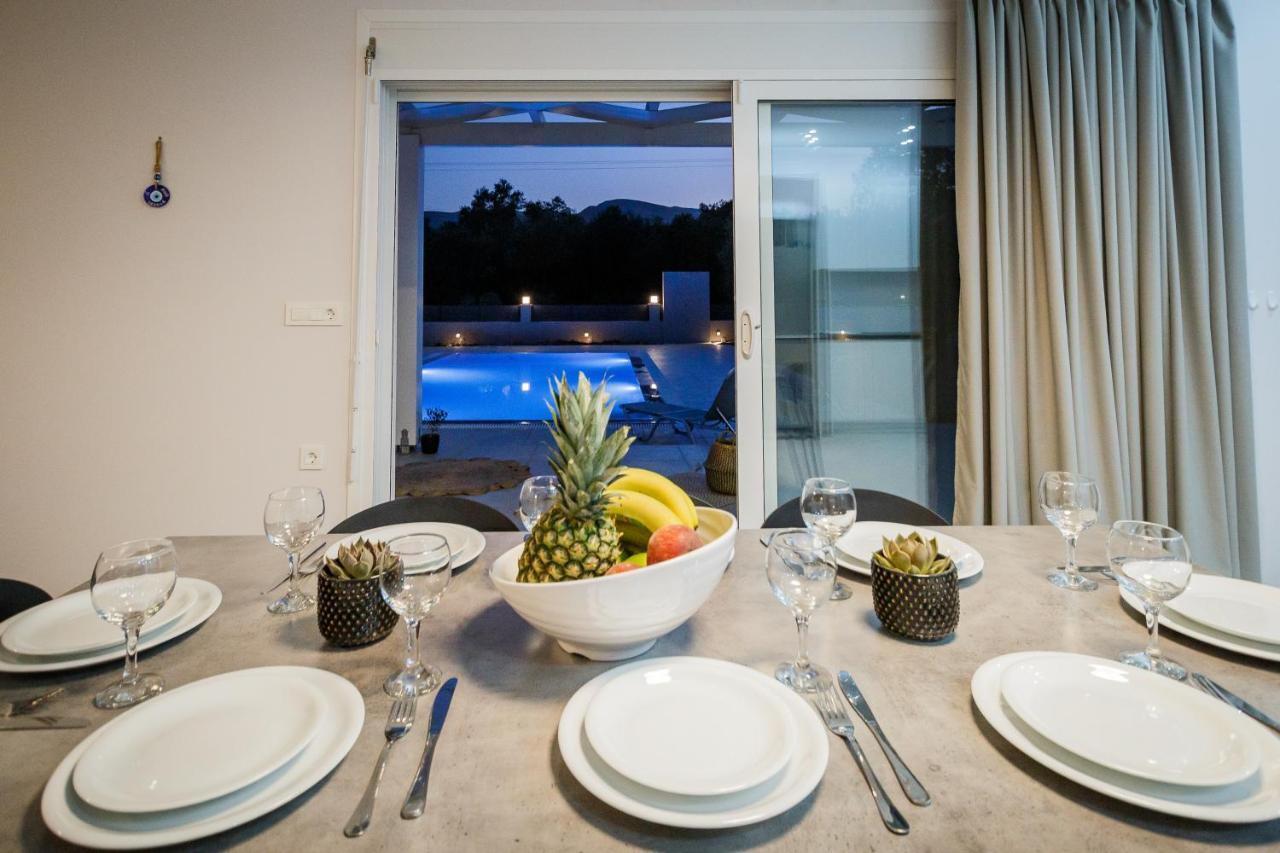 Villa Boviana With Private Swimming Pool Agios Sostis  Kültér fotó